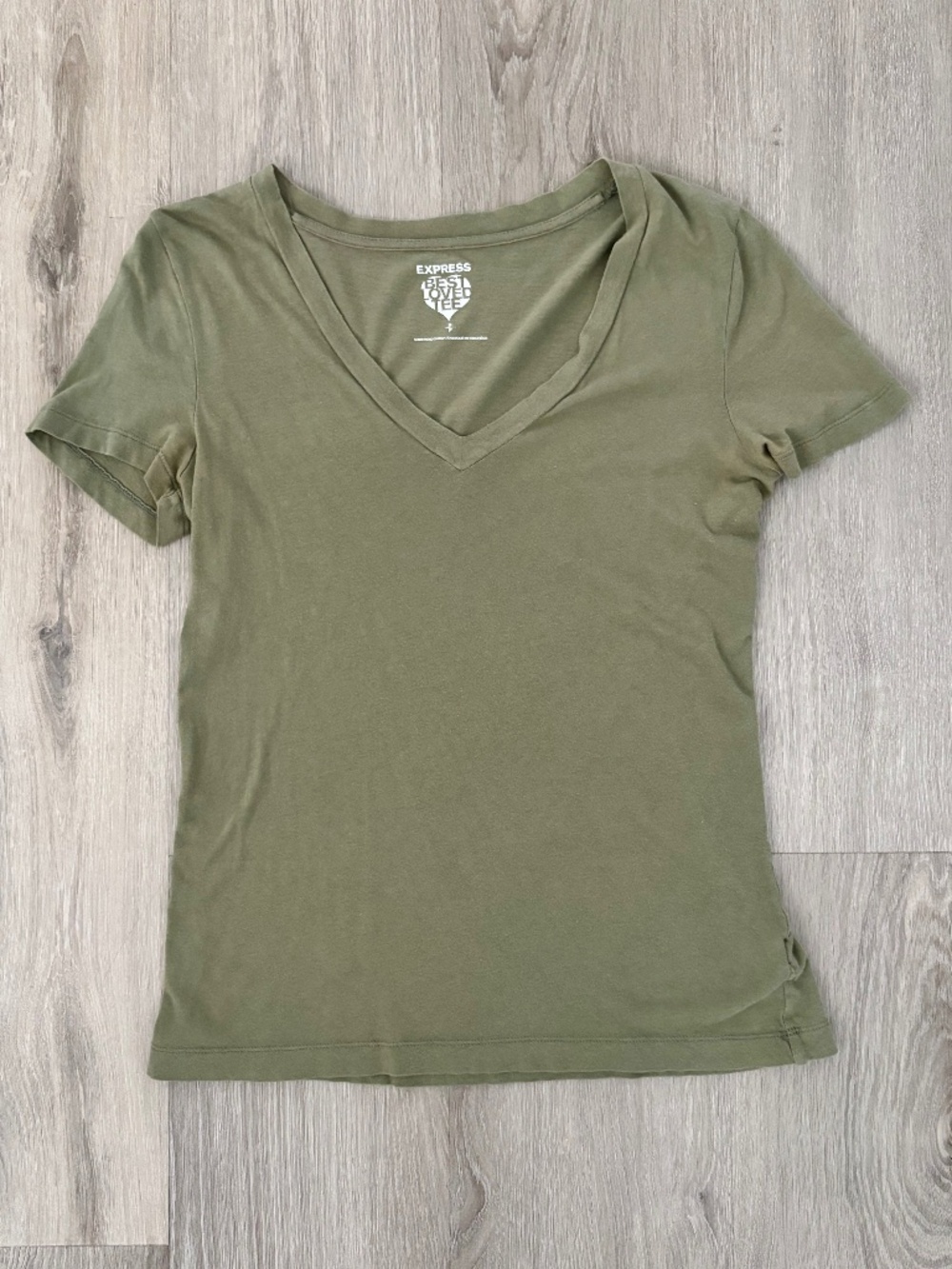 EXPRESS Best Loved Tee! Womens Olive Green Short Sleeve V-Neck Top Shirt S SOFT
